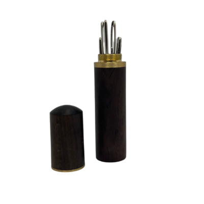 Tumma HobbyArts-neulakotelo