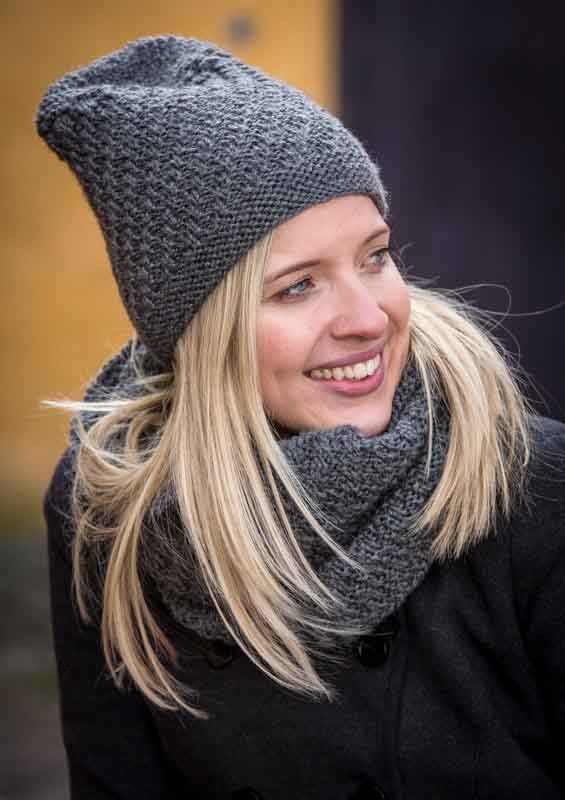 D76 Hattu ja niskatuki