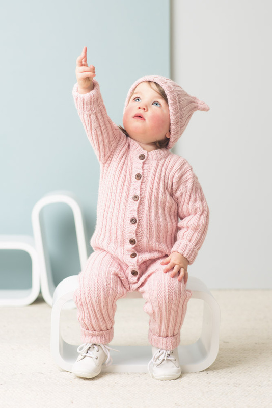 M32-03 Hel mekko ja hattu