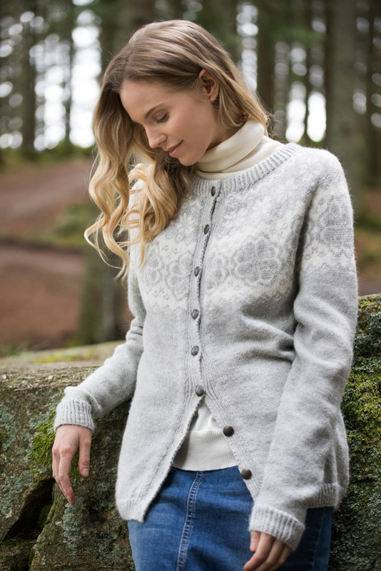 DG406-02 Q-Symre Cardigan Grey