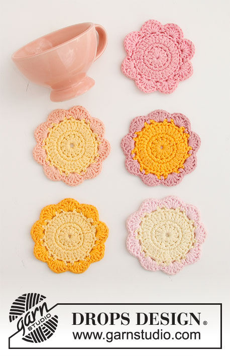 0-1497 Blossom Coasters by DROPS Design
