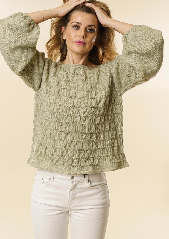 1828 Bluse med rynkede striber