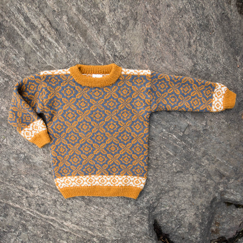 DSA82-02 Småtroll Genser