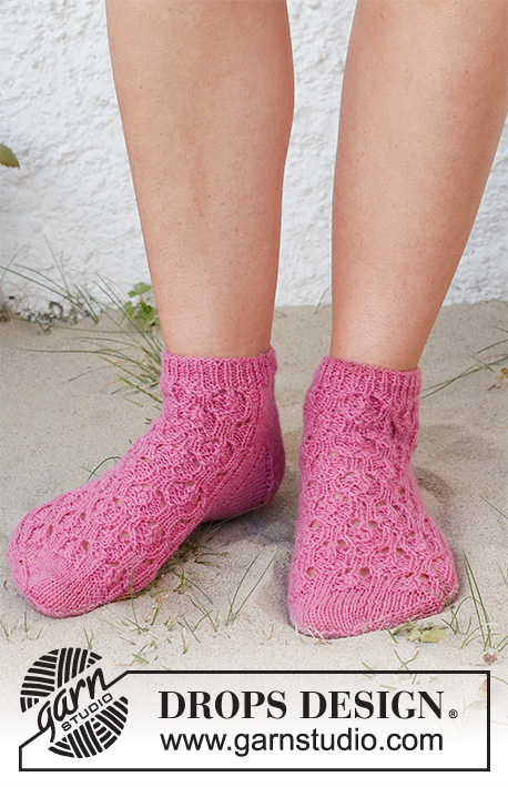 223-41 Raspberry Racers by DROPS Design