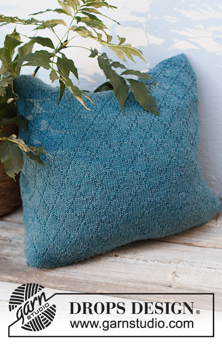 228-57 Deep Sea Diamond Pillow by DROPS Design