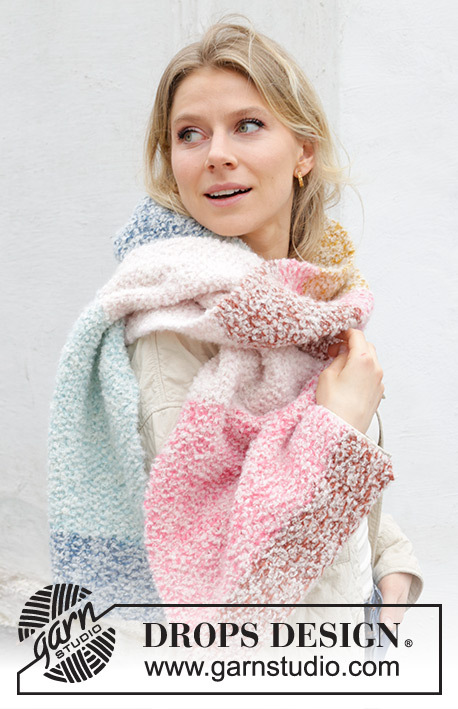 242-29 Dream Weaver Scarf by DROPS Design