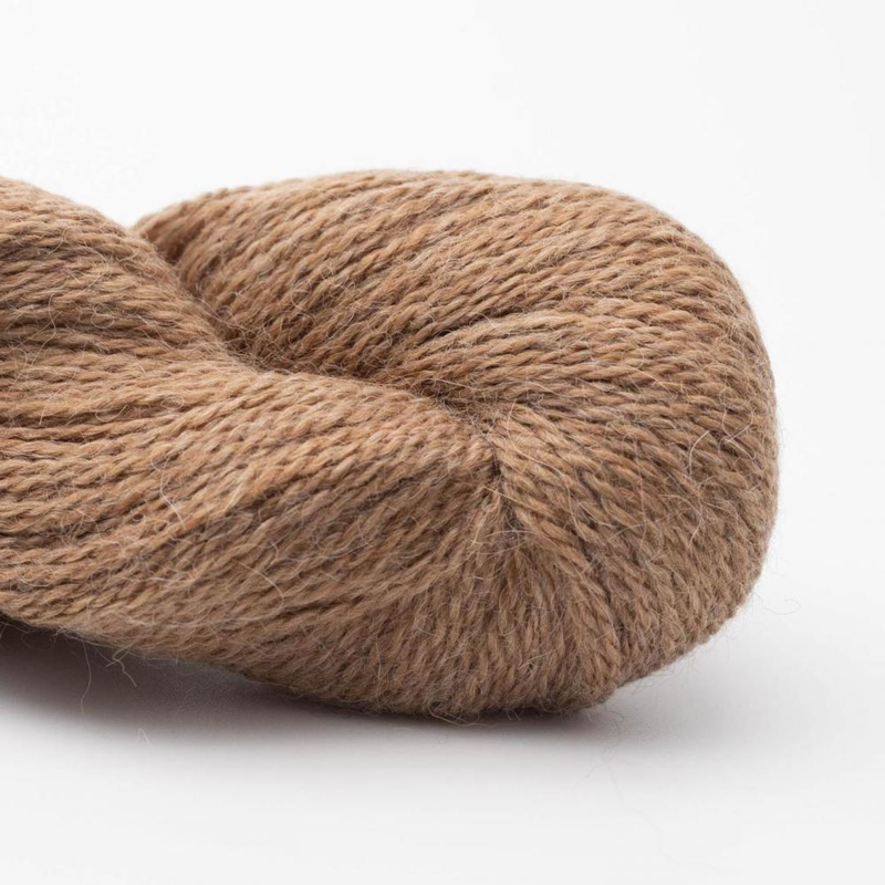 BC Garn Babyalpaca 10/2 RAS 108 Nougat'nruskea (värjäämätön) RAS