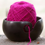 Garnskål i mangotræ høj