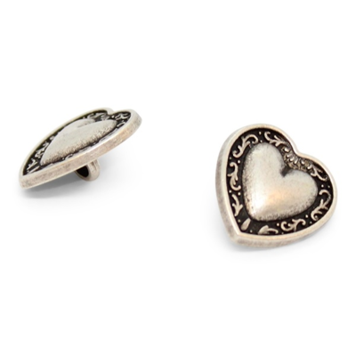 Metallinen nappi 18mm w / eye Gl. hopea, sydän