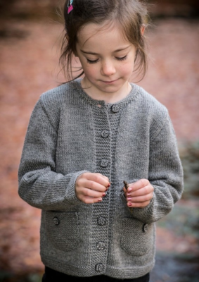 136-2 Tyttöjen paita taskuilla