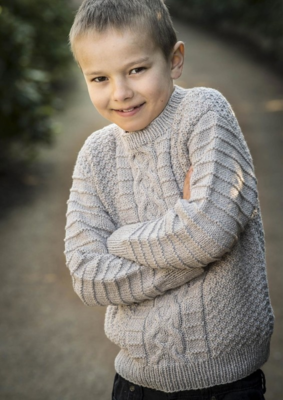 138-4 Kiertyvä helmineulepusero